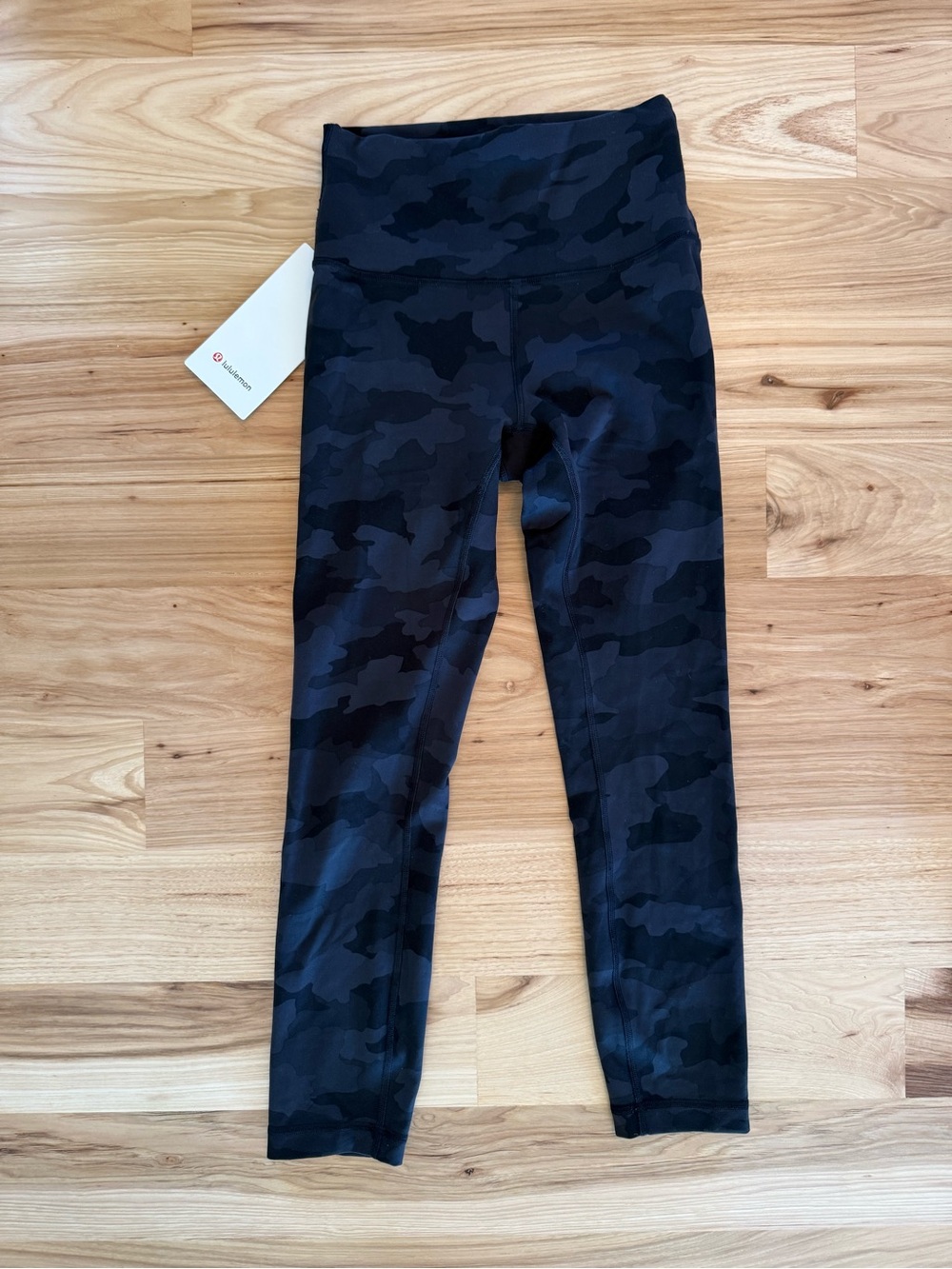 Lululemon Wunder Train High-Rise Crop 23"
Heritage 365 Camo Deep Coal Multi